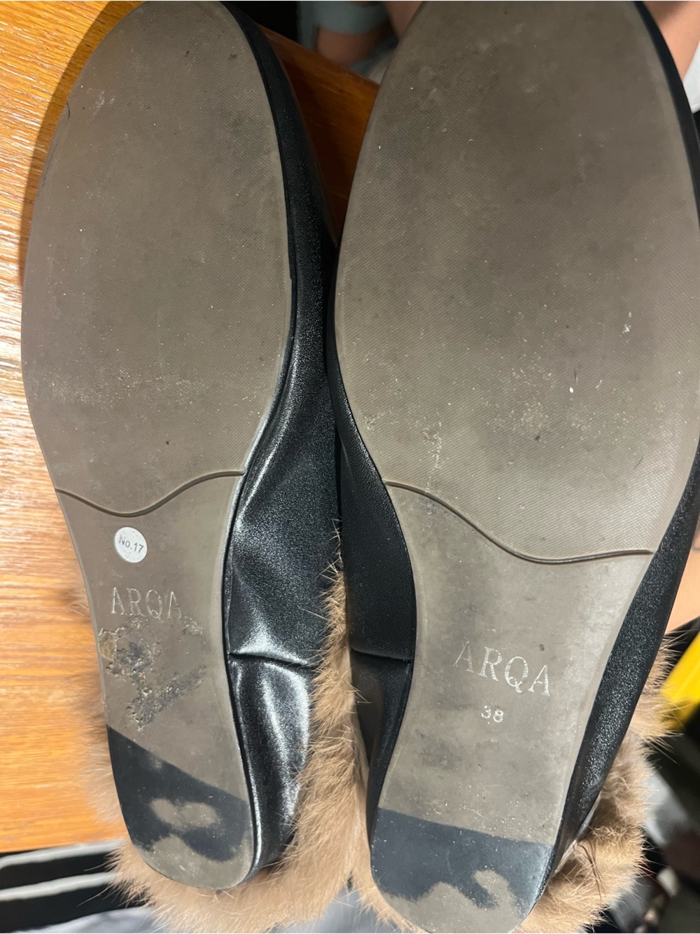 ARQA popular fur-lined backless Gold Accent loafers Mules SZ 38 - Picture 3 of 6